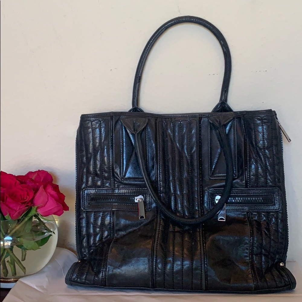 Black leather tote bag 🖤 Cynthia Rowley